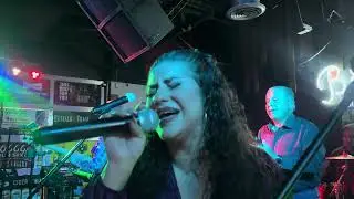 Perla Cruz