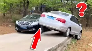Self-rescue teaching for your car being trapped #There are thousands of roads but safety comes first