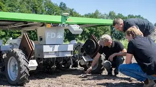 FarmDroid in Action: How German Organic Farmer Nils Ma&szlig;mann Automates Maize and Vegetable Farming