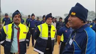 ट्रेनिंग सेंटर जौनपुर में बच्चे से परिचय लेते हुए