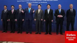 Трамп фотографируется с мировыми лидерами на ужине в его честь в Кёнджу, Южная Корея