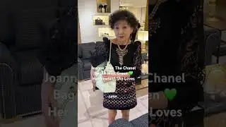 Джоанна примеряет мятно-зеленую сумку Chanel 25 Small Bag &mdash; классическая форма, идеальный цвет, м...
