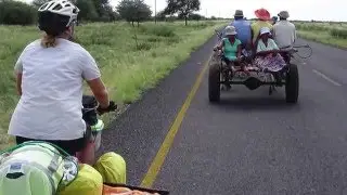 Botswana road race bicycle vs donkey cart. velo-fahrrad vs f&uuml;nfsp&auml;nner