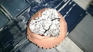 Cupcakes de chocolate y fresa San Valent&iacute;n Postres Mil