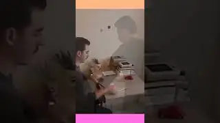 Mesa dobr&aacute;vel que se transforma em prateleira