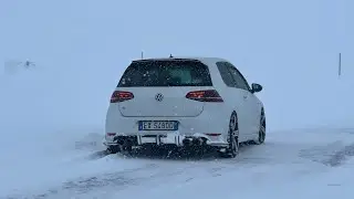GOLF 7R POV ON THE SNOW