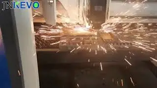 Fully enclosed fiber laser cutting machine