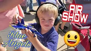 BLUE ANGELS FLIGHT AT THE AIR SHOW