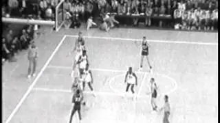 1960 IHSAA State Semifinals: Muncie Central 102, Bloomington 66; EC Washington 62, FW Central 61