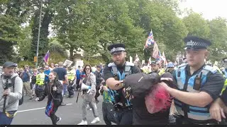 Атака бандитов &laquo;Антифа&raquo; | На митинге UKIP в Ливерпуле начались беспорядки