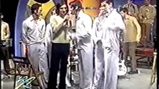 Azul en ritmo Latino
