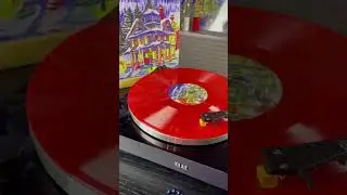 Слушаем лимитированное издание Christmas And New Year Hits Vol.1 &mdash; прекрасный подарок на Новый год!