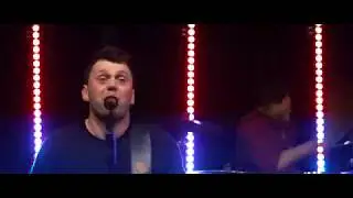 Ona czuje we mnie piniądz - Łobuzy - cover w wyk. Kings of Disco