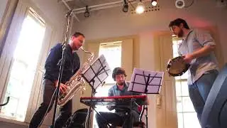 Alvoro&ccedil;ado - Trio Gamalataki