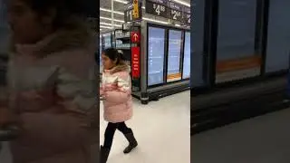 No food no water at walmart in Houston