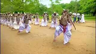 බලන්න ඒකේ ලස්සන|  Isuru liyanage 🙂