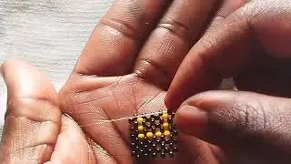 How to bead letters on a bracelet//LETTER C and D