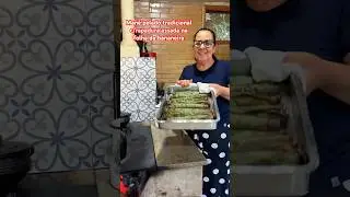 Bolo de mandioca man&eacute; pelado tradicional feito com rapadura e assado na folha da bananeira #receita