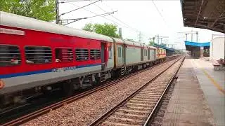 Kashi Vishwanath Express 15128 | Thunderous Crossing at Anand Vihar | Pure Track Vibes!