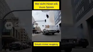 Johnchen_Deere zeigt Smudo Rindenberg seinen 007 Nachbau   #clips  #shorts  #comedy #shortsviral