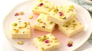 বাড়িতে কিভাবে বানাবেন দোকানের মত মিল্ক কেক / How to make milk cake at home / Kala kand recipe