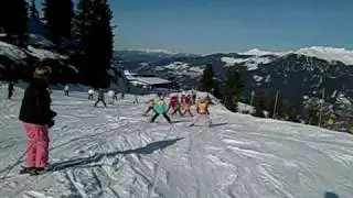 Nienke skiën blauwe piste