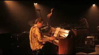 J&oacute;nsi - Sinking Friendships (Live Official Video)