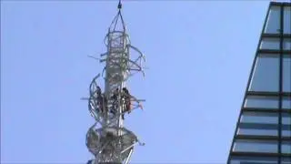 Eurocopter Puma Cesar Pelli Tower