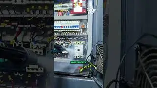 Невозможно! Чистка электрощитов водой #короткиезамыкания