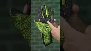 VENOMOUS by @ReuschBrand #luvasdegoleiro