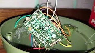 Inside Gemmy Dancing Flowers/Why my second poinsettias don't work (info in description)