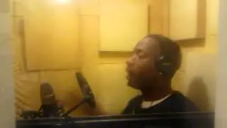 LIVE IN THE BOOTH: R&B Artist V.I.B.E.Z. recording NEW SONG @ iLL-Legit Records Studios