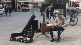One of the best unknown Street Guitar Player ever (Germany, D&uuml;sseldorf)
