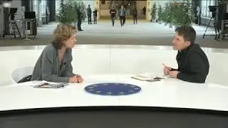 Crispin Hunt discusses the transfer of value issue with MEP Helga Tr&uuml;pel