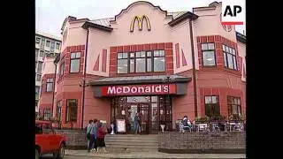 WORLDWIDE: MCDONALD'S RESTAURANT PIONEER DIES AGED 89 (2)