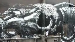 ROA-BELGIUM STREET ARTIST-MURAL-WALL-GRAFFITI-COURTYARD IN PECKHAM RYE-LONDON-UK.MOV