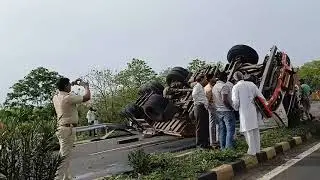 Truck accident Nh6 big trailer truck status by ( truck highway king )