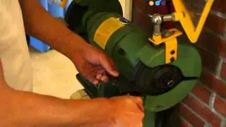 Vast opgestelde slijpmachine