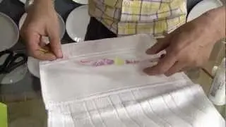 Veja como decorar toalhas com a decupagem em tecido!