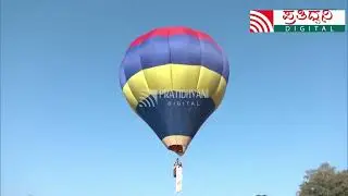 Karnataka | Election commission holds the 'Voters Awareness Programme' #Belagavi #air #balloons.