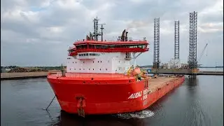 Jack-up hotelrig p&aring; rejse fra Grenaa til Kina