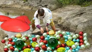 The Incredible Story of a Girl Who Discovered a Priceless Gemstone and PearlClam Hybrid by the River