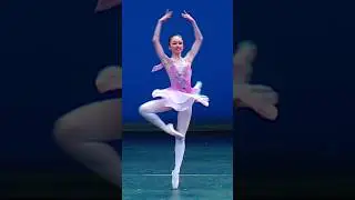 INCREDIBLE 4 Pirouettes!