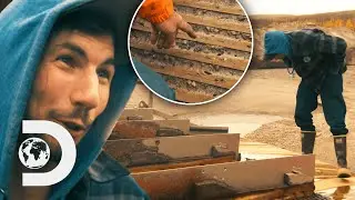 Parker Loses $23k When Big Red Gets Silted Up From Dirty Water | Gold Rush