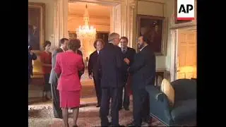 UK: PRIME MINISTER JOHN MAJOR WELCOMES WORLD FAMOUS 3 TENORS