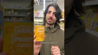 Italians try SPAGHETTI IN A CAN