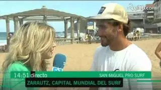 Comienza la cita con el surf de Zarautz