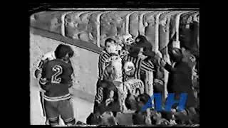 NHL Dec. 13, 1975 Dan Maloney,DET v Steve Vickerts,NYR (R) Detroit Red Wings New York Rangers