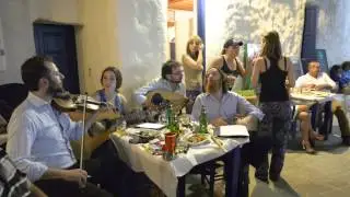 Νησιώτικα, ξέφραγο αμπέλι live στο λύχνο