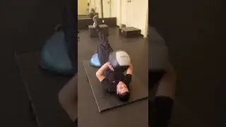 Gerry Alvarez PRO BOXER putting in work w/ Bosu Ball an a 20lb Heavy Ball - (Day 1) 164lbs  3/29/19